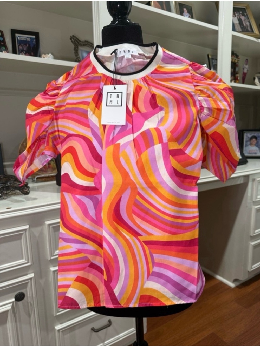 new THML Colorful Pink Swirl Puff Sleeve Women's Top - Picture 2 of 7